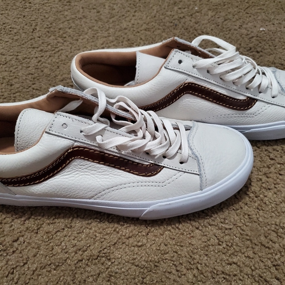 Brand new mens California Vans size 10.5